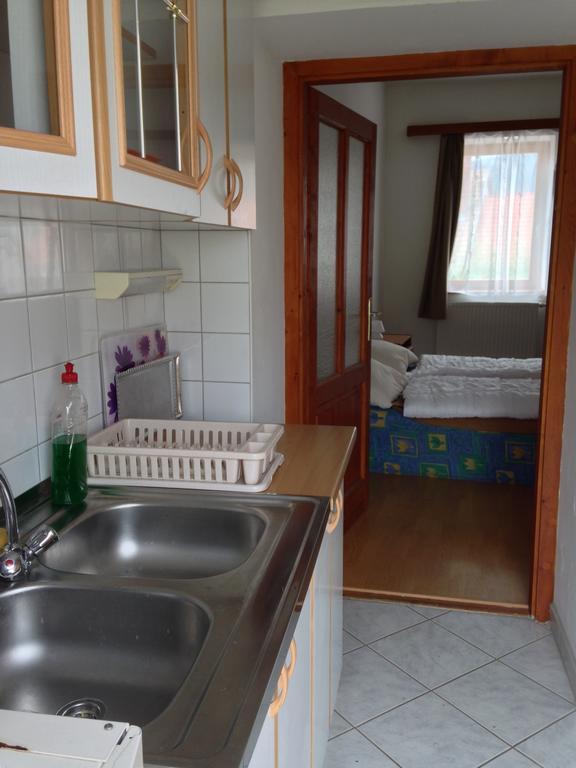 Petra Apartmanok Velem Room photo
