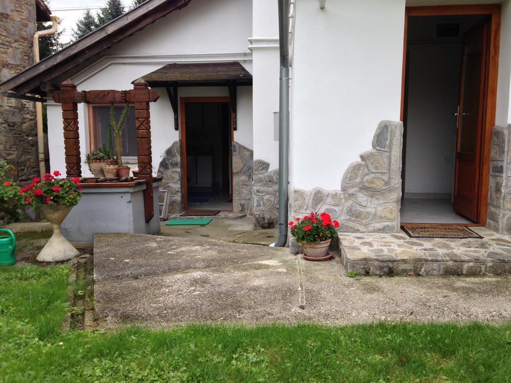 Petra Apartmanok Velem Exterior photo
