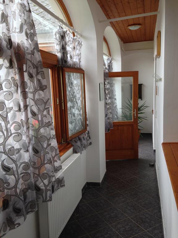 Petra Apartmanok Velem Room photo