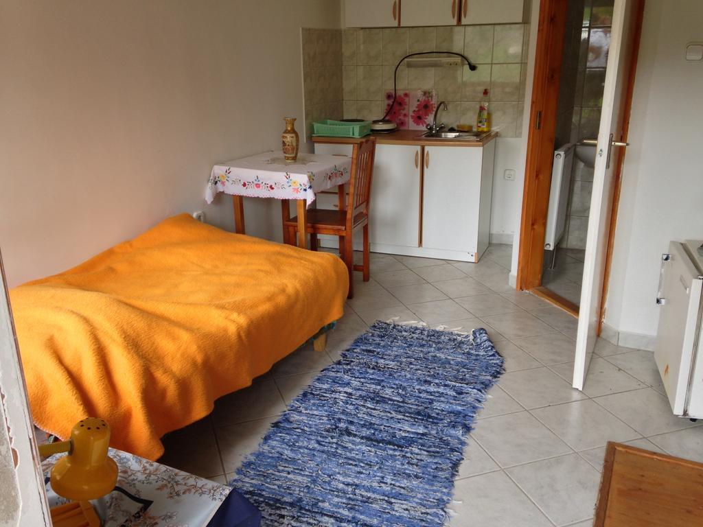 Petra Apartmanok Velem Room photo
