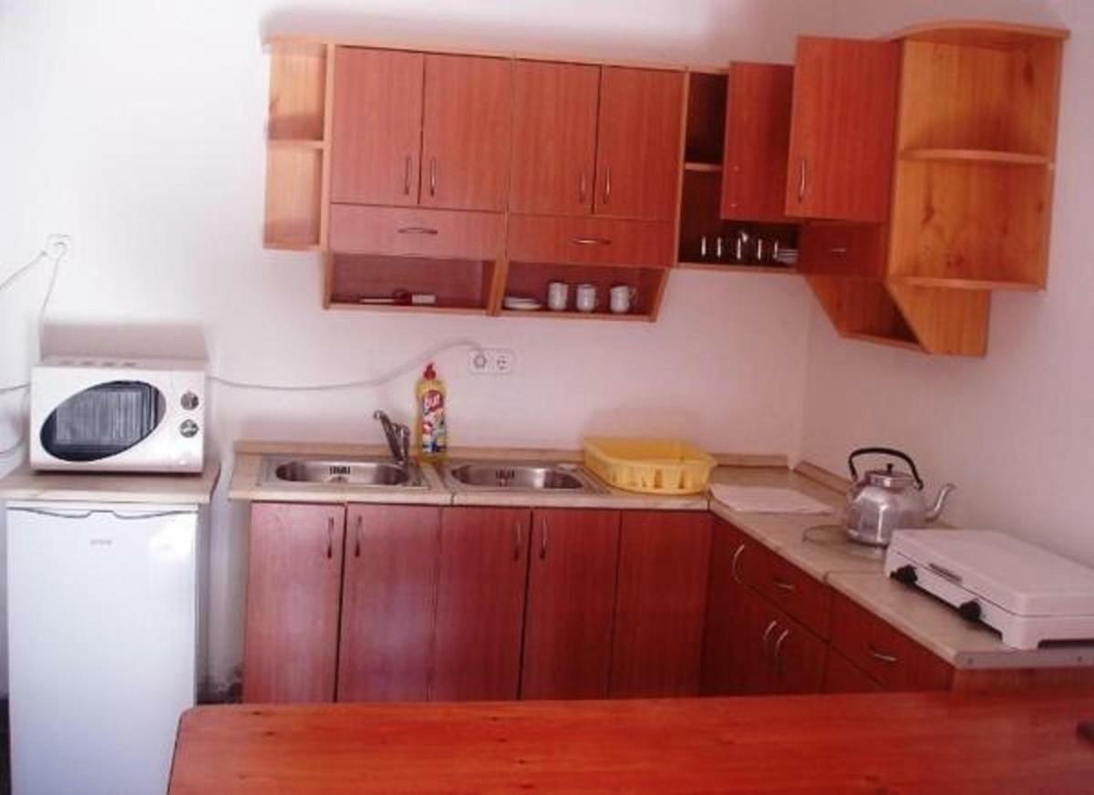 Petra Apartmanok Velem Exterior photo